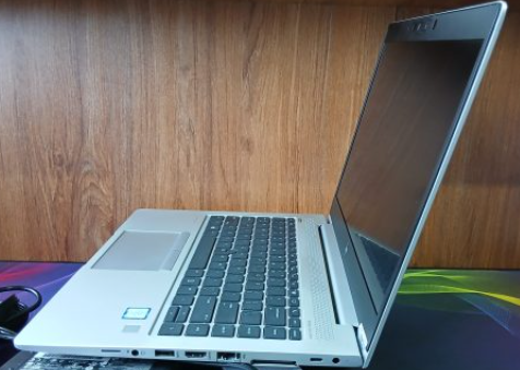 HP_EliteBook 840 G5 Intel Core i7 + free notebook